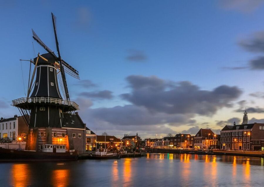 Haarlem: Sightseeing Canal Cruise through the City Center - Windmill de Adriaan: a landmark you can actually picture in your head