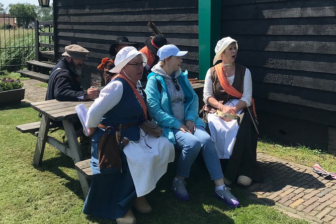 Half-Day Private Guided Sightseeing Tour of Zaanse Schans - First Stop in Zaanse Schans: Photos, Orientation, Then Craft Town Energy