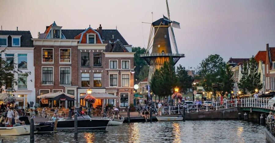 Historical Leiden: Private Walking Tour with a Local Guide - Key highlights you will actually notice on the walk