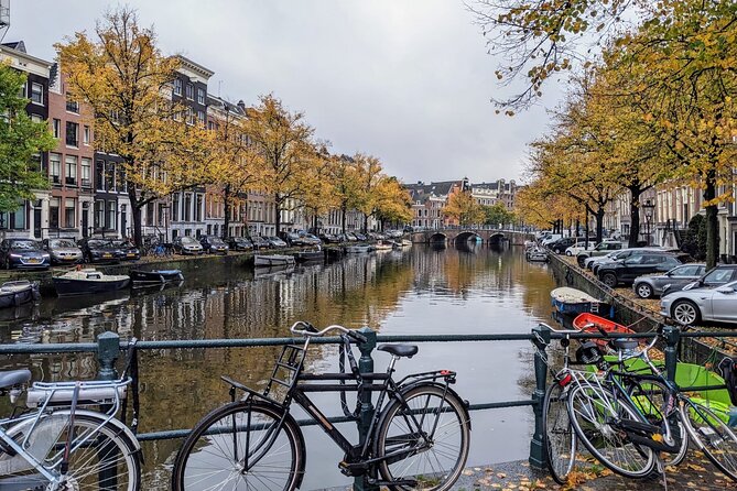 History & culture tour in Amsterdam with a local - Begijnhof courtyard: faith, tolerance, and one of Amsterdam’s oldest houses