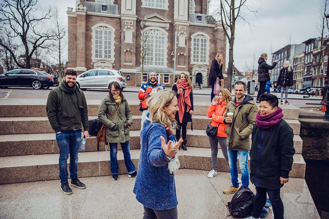 Humans of Amsterdam: Cultural Walking Tour incl. meeting 2 locals - De Wallen with Rose: learning how the red light district is experienced up close
