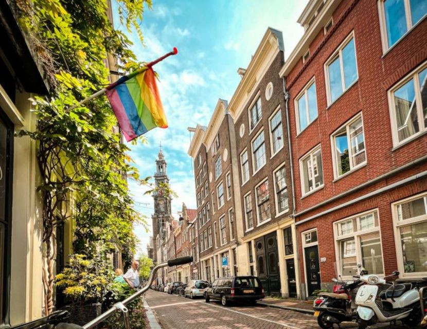 Humans of Amsterdam - Small group cultural walking tour - Coffee, apple pie, and a 200-year-old brown cafe moment