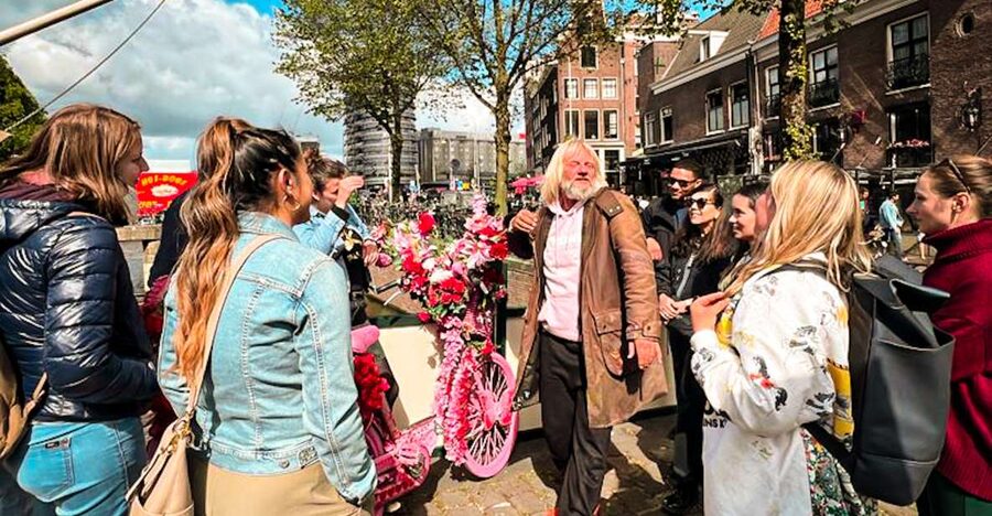 Humans of Amsterdam - Small group cultural walking tour - Canal Belt to De Jordaan, with stories that make the city make sense