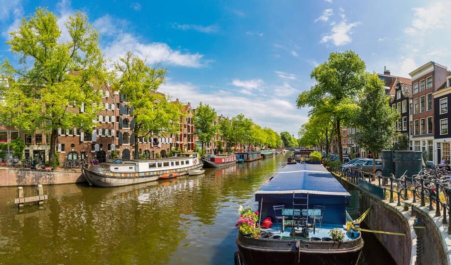Jordaan, Anne Frank and Leidseplein tour in English - Central Station to Jordaan: Getting Your Bearings Before You Hear the Stories