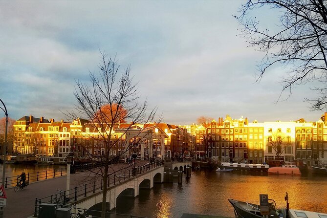 Learn to Make Dutch Pancakes in a Beautiful Amsterdam Canal House - Entering a Canal House Morning on the Amstel