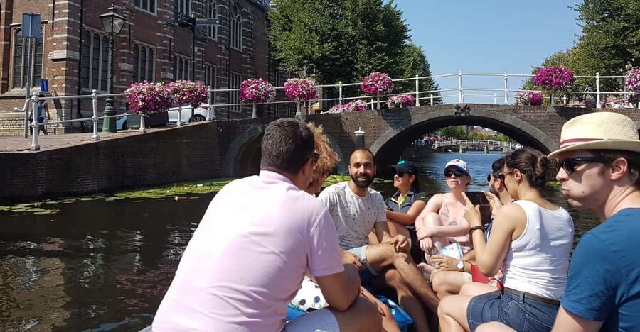 Leiden: Electric Boat Rental - Why Leiden from the water feels different with a self-driving electric boat