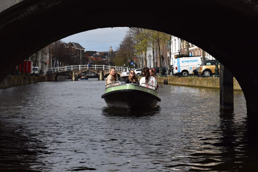 Leiden: Electric Boat Rental - Price and group size: when the $112 per group feels like a deal