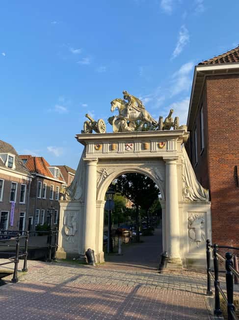 Leiden: Historical and Fun City Tour in German, English, or Dutch - Leiden in 2 hours: how this tour tells the city without rushing it