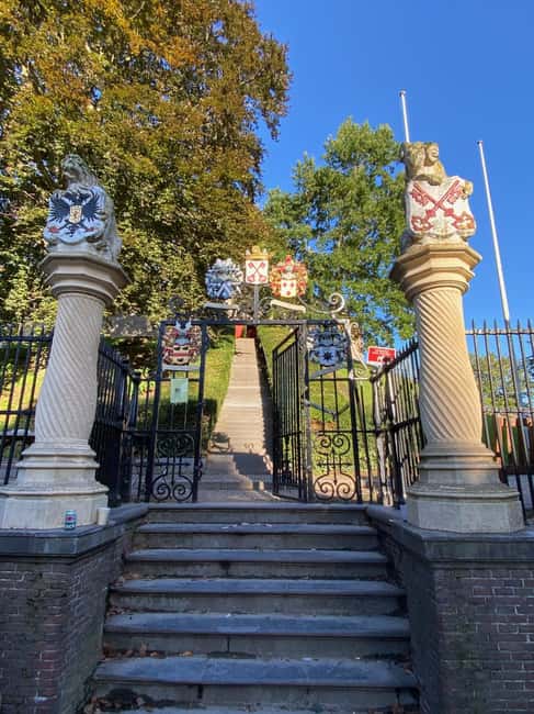 Leiden: Historical and Fun City Tour in German, English, or Dutch - Rembrandt, canals, and Rapenburg: the art-meets-everyday streets part