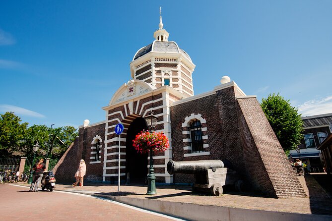 Leiden Tour with Live guide and Visit to Rembrandt's First Studio - Morspoort and Molen de Put: Old City Entrances and a Windmill Story in Minutes