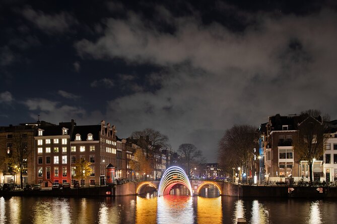 Light Festival Private Cruise incl Snacks and hot Gluhwein - Stop 5: a bridge lit with 1,000 lights