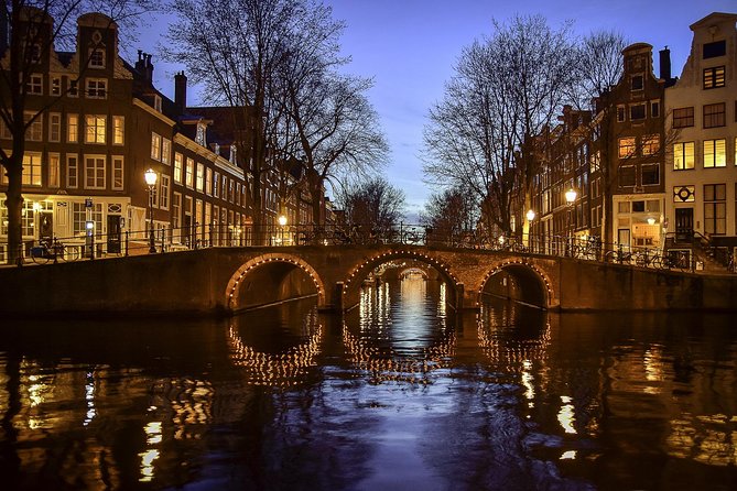Light‌ ‌Festival‌ ‌Private‌ ‌Cruise‌ incl Snacks and hot Gluhwein - Meeting point on Herengracht, and how to get settled