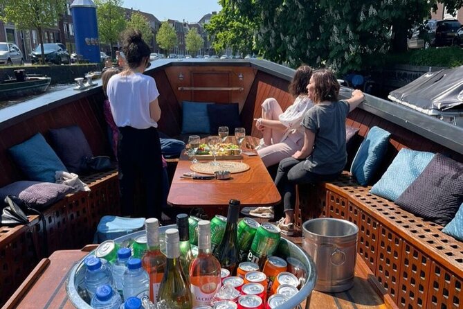 Luxury Shared Canal Tour with live guide - The live English guide, and why Captain Mo gets repeat praise