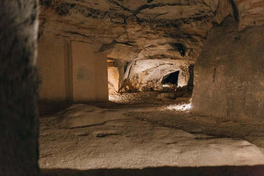 Maastricht: North Caves Guided Tour - A 70-Minute Underground Walk Up to 30 Meters Down