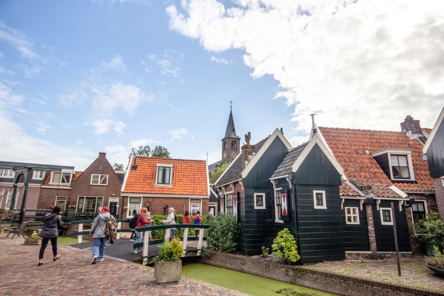 Marken, Volendam and Edam: Private Full-Day Tour - The 30-minute Marken to Volendam boat ride on IJsselmeer routes