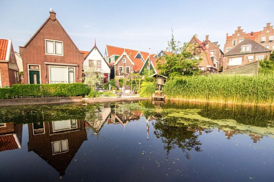 Marken, Volendam and Edam: Private Full-Day Tour - Guides make it: what the best days tend to have
