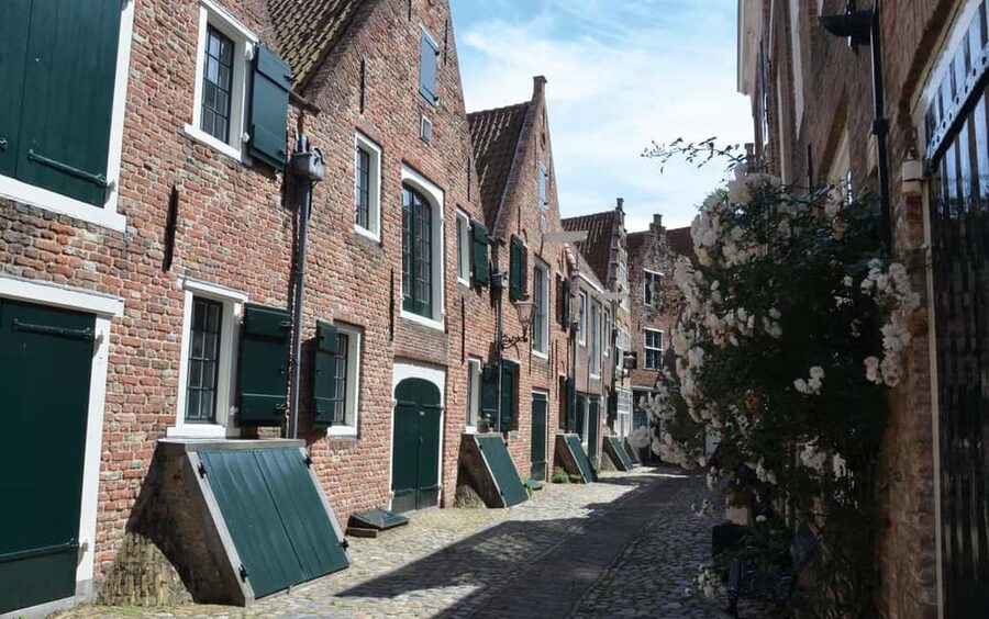 Middelburg: Guided City Walking Tour - Middelburg’s 1,200-monument center in 90 minutes