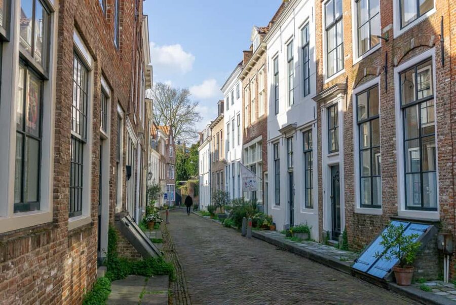 Middelburg: Guided City Walking Tour - The Abbey and Long John tower: spotting the landmark you will remember