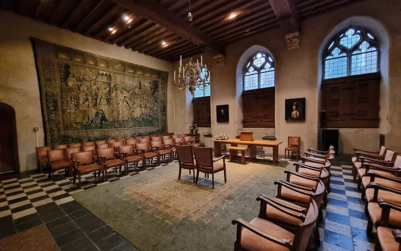 Middelburg: Guided Tour Townhall Middelburg - Price and value for a $14 one hour visit