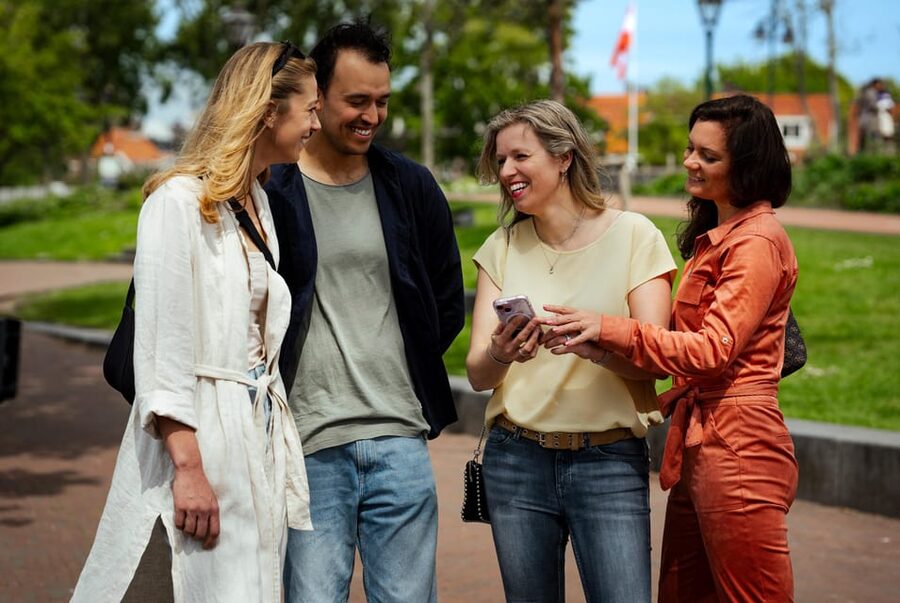 Outside Escape Amsterdam with your friend(s) and have fun! - The Rembrandt mystery you solve as you walk