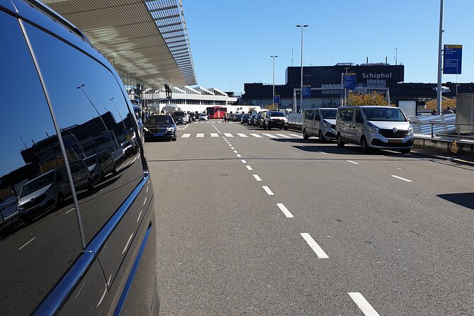 Private Airport Transfer to or from Schiphol Airport - Luggage, Comfort, and Small Details That Add Real Value