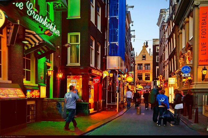 Private Amsterdam Red Light District and Food Tour (TOP RATED) - Centraal Station Start: Getting Oriented in the Real Amsterdam
