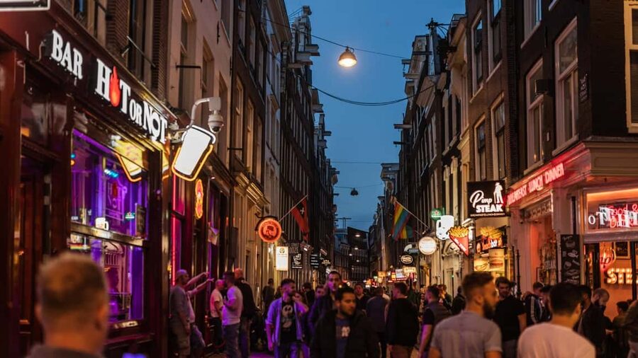 Private Amsterdam Tour with a Local, Flexible & Custom - The value of a private Amsterdam walk with a real local host