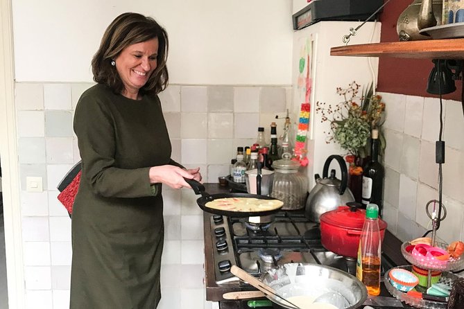 Private Dutch Pancake Cooking Class in an Amsterdam Canal Home - Getting to Amstel 264 and climbing to a real second-floor kitchen