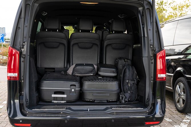 Private Taxi Airport Transfer to or from Schiphol Airport (AMS) - Who should book this transfer, and who might skip it