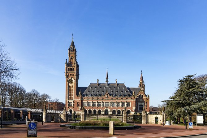 Private Tour Delft The Hague(Delft Blue/Royal Fam)6 hrs 1-15 pers - The Hague’s Big Three in Two Hours: Binnenhof, Peace Palace, Royal Palace