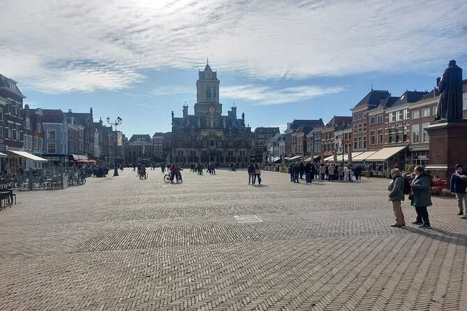 Private Tour of Delft + Visit to Delft Blue Museum & Factory - Armamentarium and the Vermeer standing point