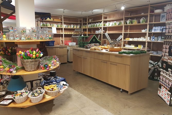 Private Tour of Simonehoeve Cheese Farm and Clog Factory - Logistics that actually matter: meeting point, time, and getting there