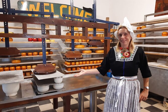 Private Tour of Simonehoeve Cheese Farm and Clog Factory - Tasting cheese and carving your own clog souvenir
