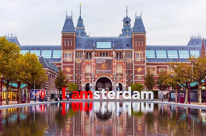 Private Transfer from/to Amsterdam Airport Schiphol - After Landing: Flight Tracking and the 70-Minute Wait