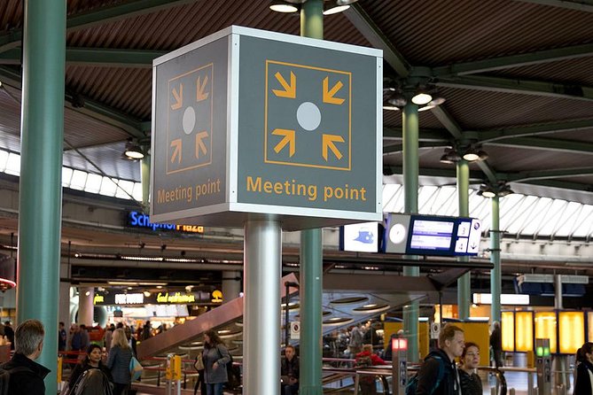 Private transfers from or to Schiphol (AMS) airport Amsterdam - Flight Tracking, Texts, and What Happens When Timing Gets Messy