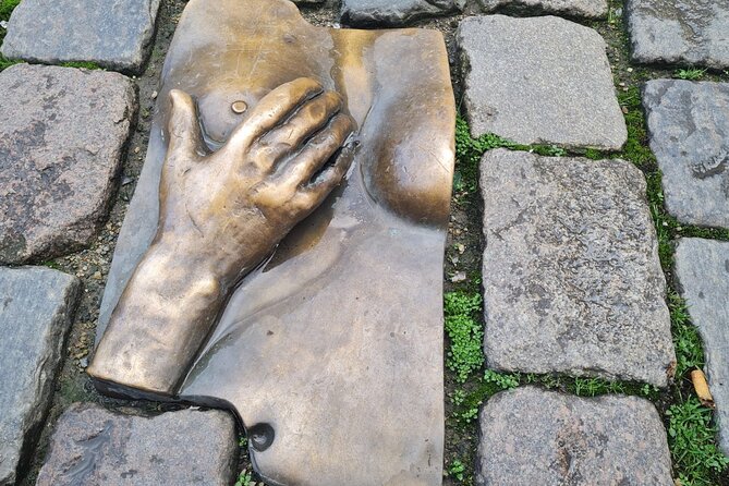 Red Light District Tour by Locals, Small Group (approx 4) - Upgrades and Extras: When Hotel Pickup or Drinks Make Sense