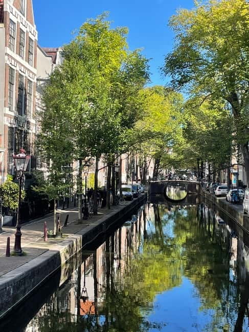REDKULT: Red Light District & Historical City Center - The pace and timing: 2.5 hours that moves, but does not sprint