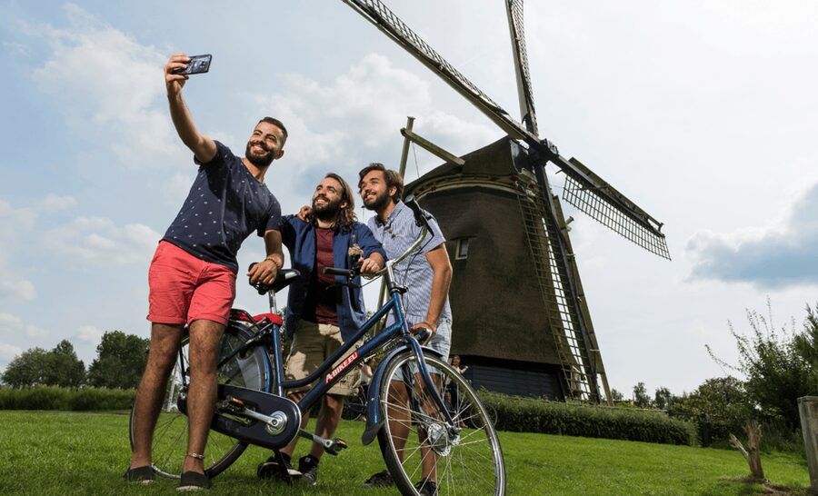 Rent a bike in Amsterdam | 1, 2, 3+ hours - Navigating Amsterdam Streets Without Turning It Into a Workout
