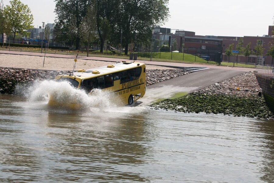 Rotterdam: 1-Hour Sightseeing Splash Tour - Where to meet and what to expect when you arrive