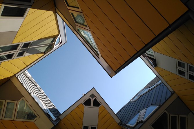 Rotterdam Architecture Highlights Walking Tour - Entering Rotterdam Centraal, then reading the city from the start