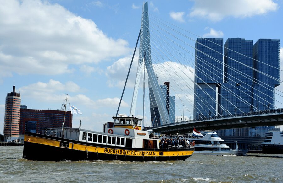 Rotterdam: Pub Cruise with Drinks and Bites - Key things to know before you board