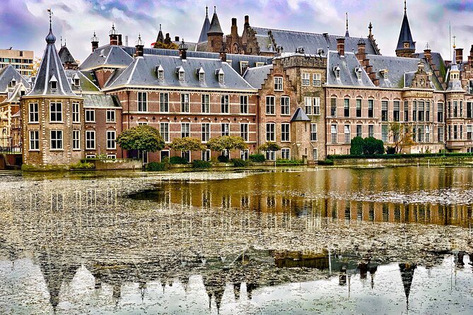 Royal The Hague Private Guided Walking Tour - Old Tavern Stories at ’t Goude Hooft and Royal Life at Kneuterdijk Palace