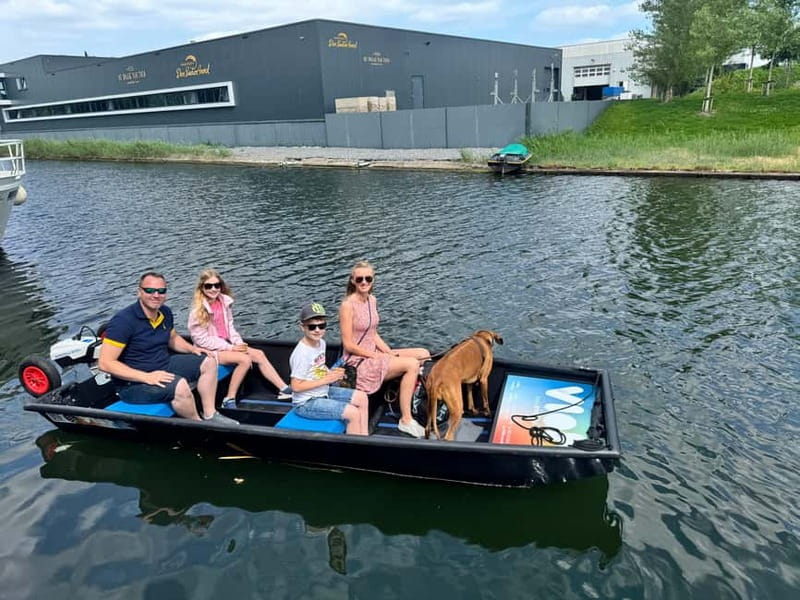 Self-Guided Electric Boat Rental - Easy steering on a boat for four, and why that changes the vibe