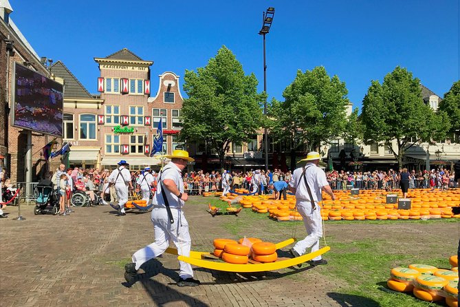 Small Group Alkmaar Cheese Market and City Tour <em>English</em> – Key things you’ll notice on this Alkmaar cheese tour’ /></p>
<ul>
<li><strong>Small group, max 6</strong> means more eye-level time and less traffic through the same lanes</li>
<li><strong>Jennifer’s local perspective</strong> helps the market make sense, not just look impressive</li>
<li><strong>About 1.5 hours at the cheese market</strong> gives you enough time to watch, understand, and pause</li>
<li><strong>Cobbled streets and canals after the market</strong> help you see the medieval center while it is still calm</li>
<li><strong>Cheese samples with the option to buy</strong> lets you taste your way through Dutch flavors (purchases cost extra)</li>
<li><strong>Prime viewing access</strong> can put you closer than the average onlooker, thanks to local connections</li>
</ul>
<h2>A 2.5-hour Alkmaar morning built around the Kaasmarkt</h2>
<p><img width="669" height="446" decoding="async" src=