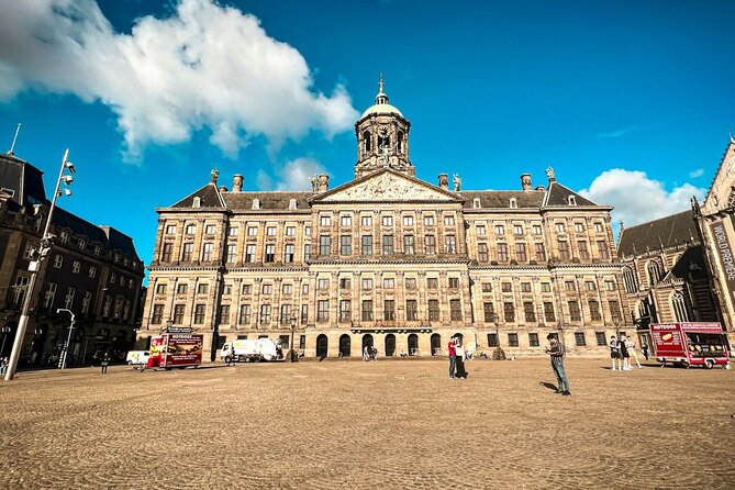 Small Group Walking Tour - Hello Amsterdam - Torensluis and the UNESCO canal-belt, beauty plus uncomfortable truth