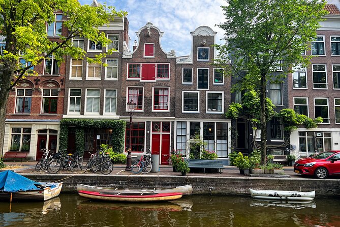 Small Group Walking Tour in Amsterdam with Friendly and Fun Guide - The Guide Makes It: What You Can Expect From David and the Style of the Walk