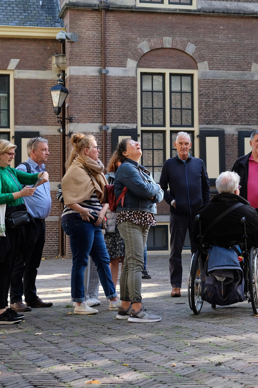 The Hague: City Walking Tour - The Hague’s government core makes history feel current
