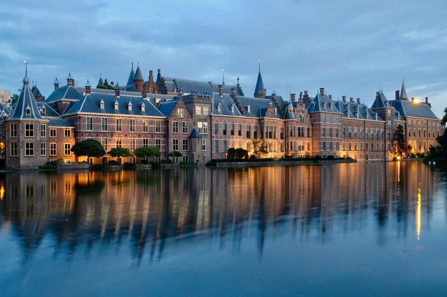 The Hague: City Walking Tour - The narrow old village streets, and why the back streets matter