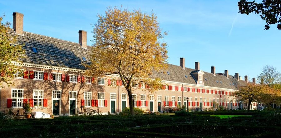 The Hague: Courtyard Walking Tour - Courtyards, Renaissance Details, and the Calm That Still Works