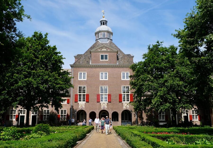 The Hague: Courtyard Walking Tour - Price and Value: Why $9 Can Be a Smart Use of a Short Trip